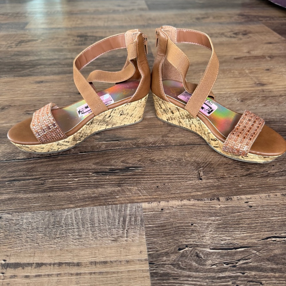 Justice Tan Wedge Sandals            Size 2 Youth - Picture 9 of 12